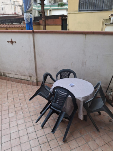 Others 5, B&B I Gigli, Napoli