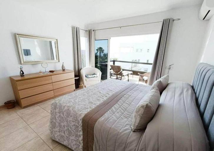 Room 4, Beach Apartment in Amarilla Golf- Sleeps 4, Santa Cruz de Tenerife