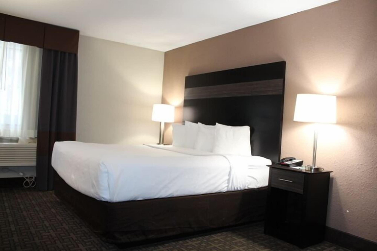 Bedroom 4, AmericInn by Wyndham Holland MI, Ottawa