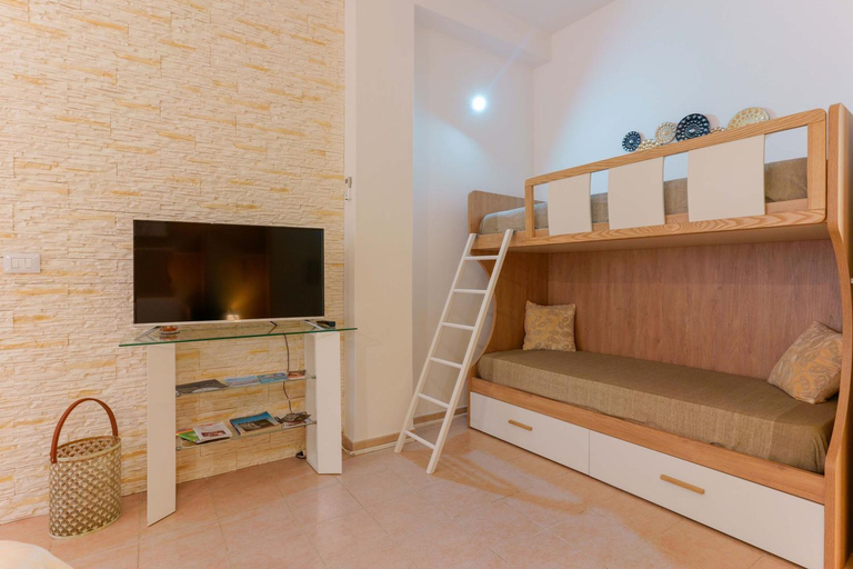 Others 4, Montellino's Suite Oro, Carbonia-Iglesias