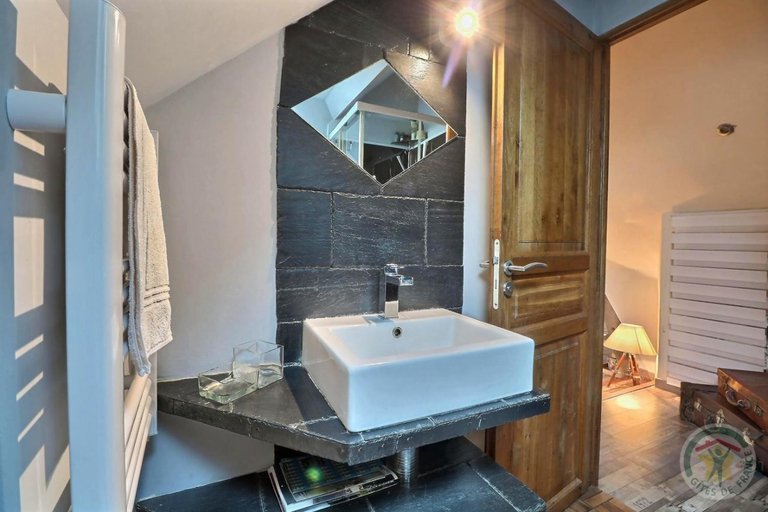 Bathroom 3, Le pet en l'air, Ille-et-Vilaine