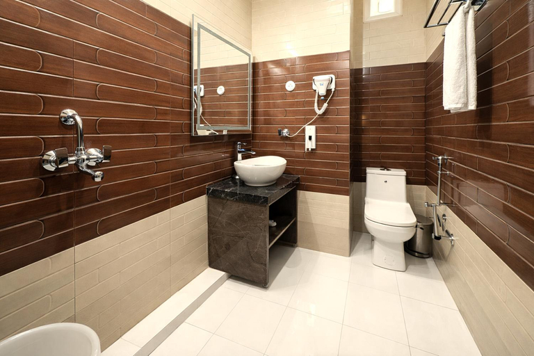 Bathroom 4, Hotel Creek Valley, Dehradun
