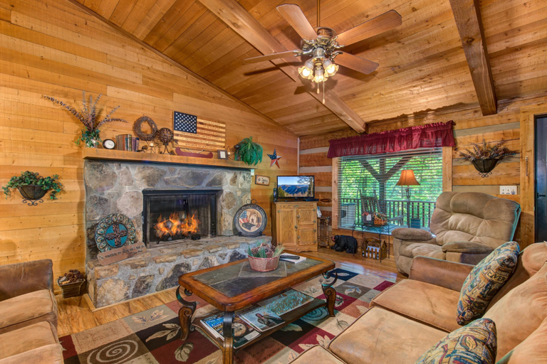Living area 4, Old Glory, Sevier