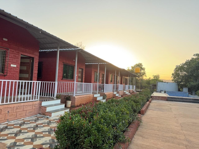 Exterior 3, Ivystone Cottages, Satara