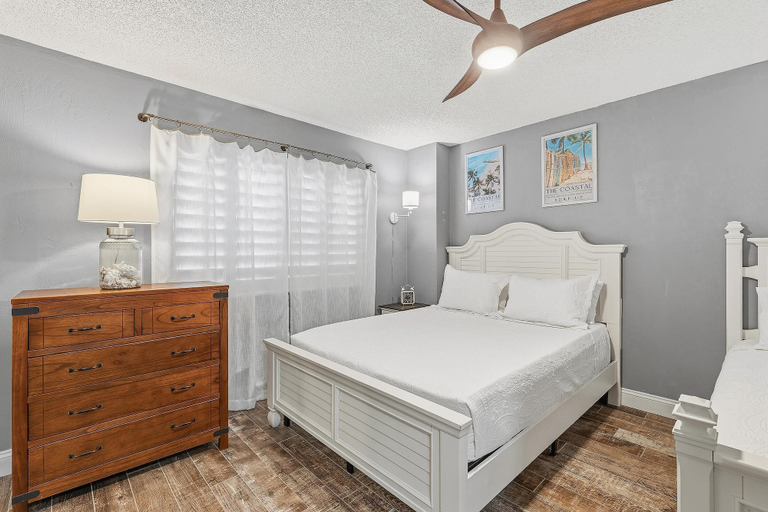 Room 5, Seychelles 505, Volusia