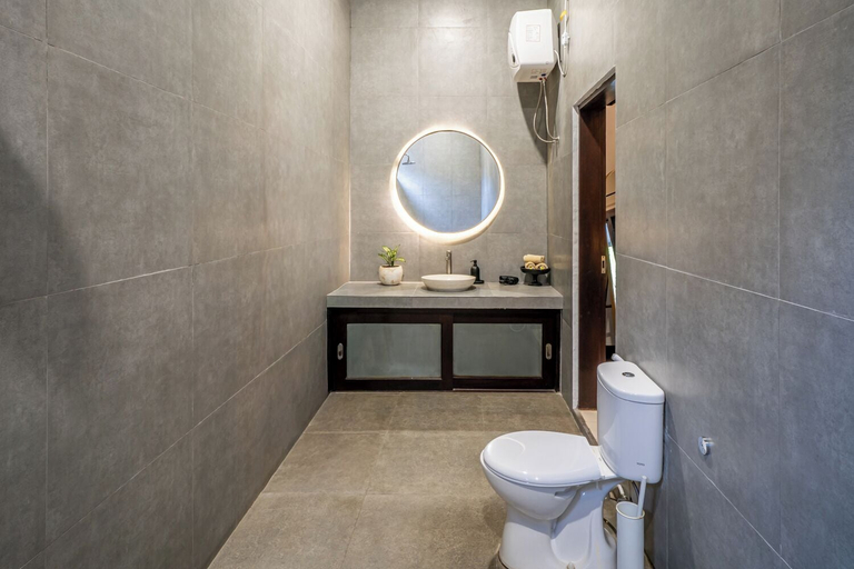 Bathroom 3, Villa Aditya Seminyak, Badung