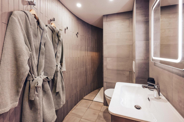 Bathroom 3, LES 2 CABANES, Tarn