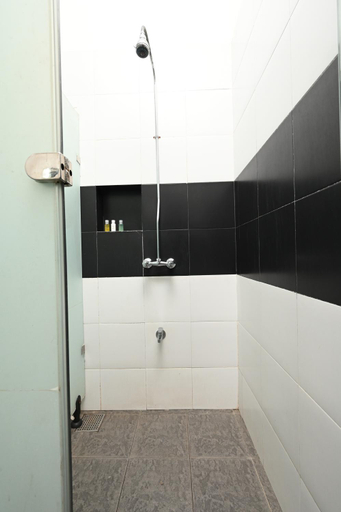 Bathroom 3, Luxury Apartments by SKYLOFT, K.F.G. & G. Korale