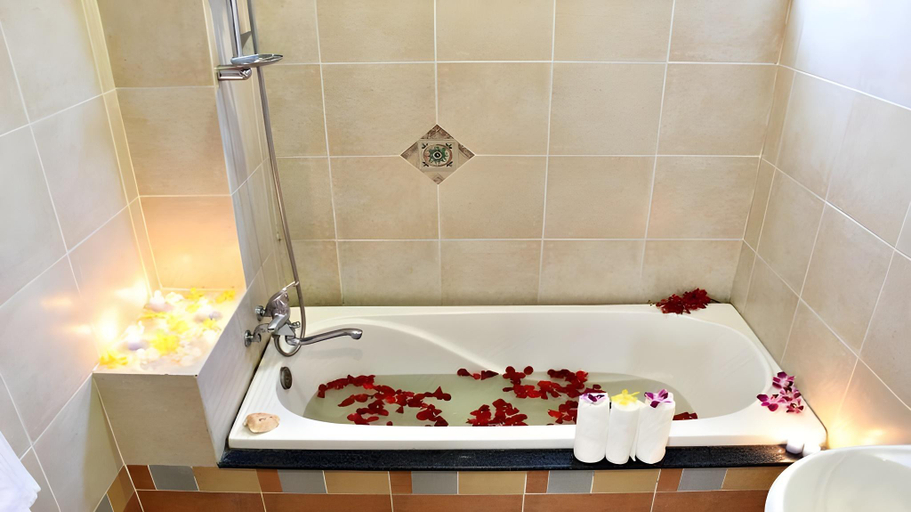 Bathroom 5, GM Doc Let Beach Resort and Spa, Ninh Hòa