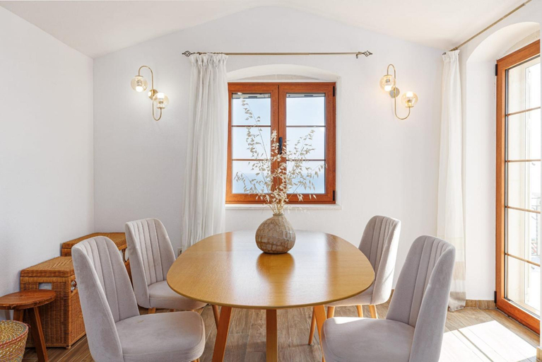 Others 4, Villa Olive Grove