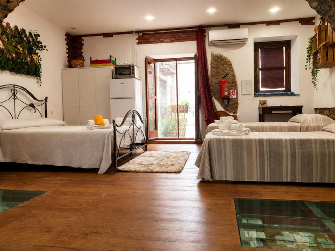 Bedroom 3, Sicily House Soprano, Messina