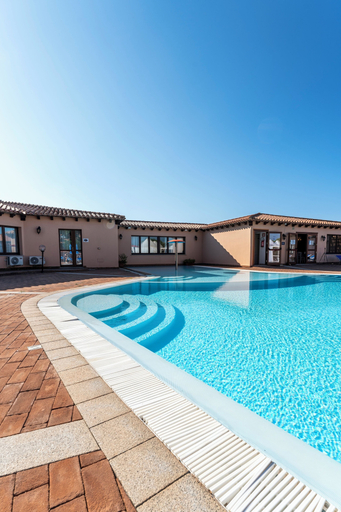 Pool 2, Functional Studio With Shared Pool, Olbia-Tempio
