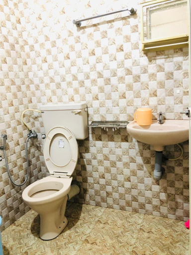 Bathroom 4, SHEEBA'S HOMESTAY, Ernakulam