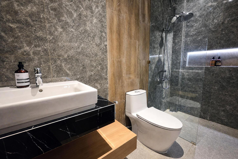 Bathroom, Guru Giri Forest 2BR Pool Access with Breakfast, Bantul