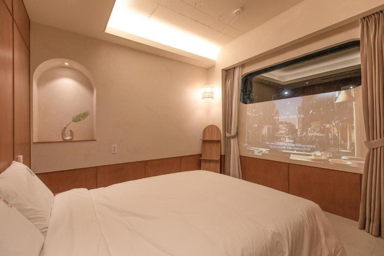 Room 5, Haeundae Pool Villa Songjeong Mansion, Haeundae