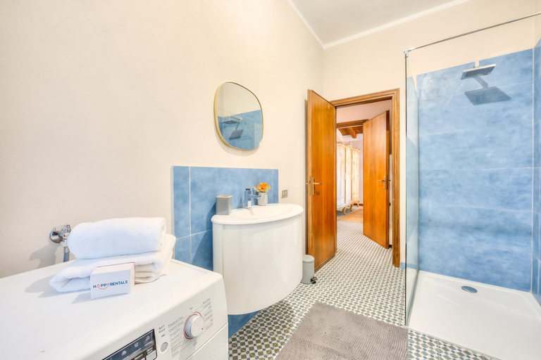 Bathroom 5, Laetitia Salo-historic Center Near Lake, Brescia