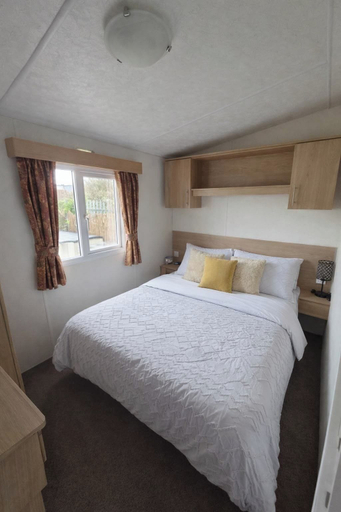 Room 5, 3 bed Robin Hood Rhyl, Denbighshire