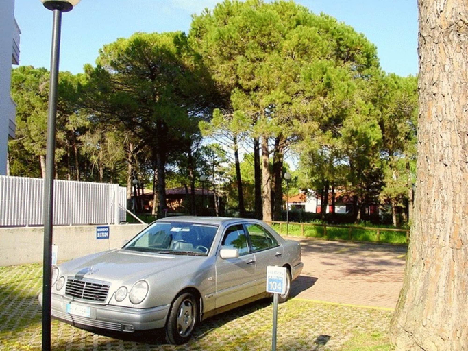 Parking, Cozy Flat With Terrace and Pool Access, Udine