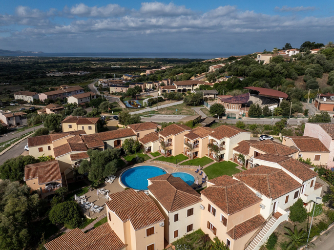 Pool 4, Comfy Flat With sea View, Olbia-Tempio