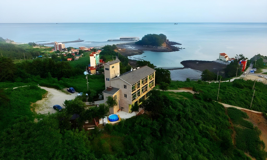 Others 5, Buan Haeneomii Chukjae Pension, Buan