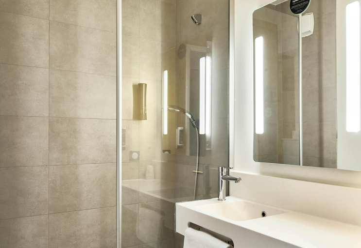 Bathroom 5, B&B HOTEL Paris Ivry Quai de Seine, Val-de-Marne