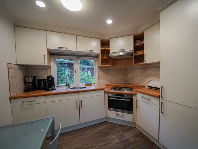 Private kitchen 4, Holiday Home in Beekbergen With Terrace, Apeldoorn