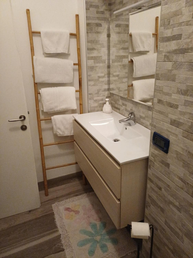 Bathroom 2, Ca' antica B&B, Trento