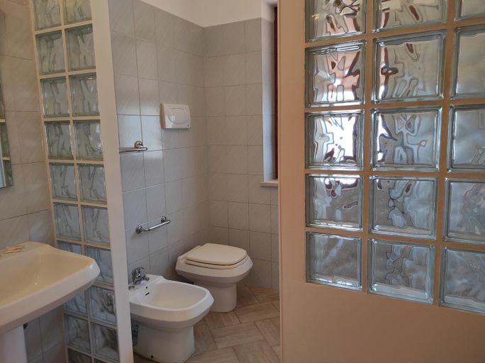 Bathroom, Bellavista Apartments, Trapani