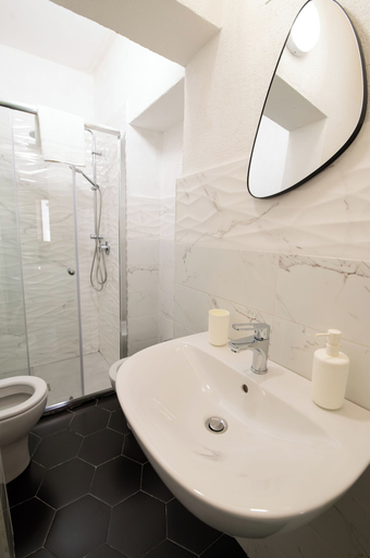 Bathroom 3, IL GIRAMONDO, Syracuse