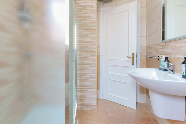 Bathroom 2, Montellinos Suite Tortora, Carbonia-Iglesias