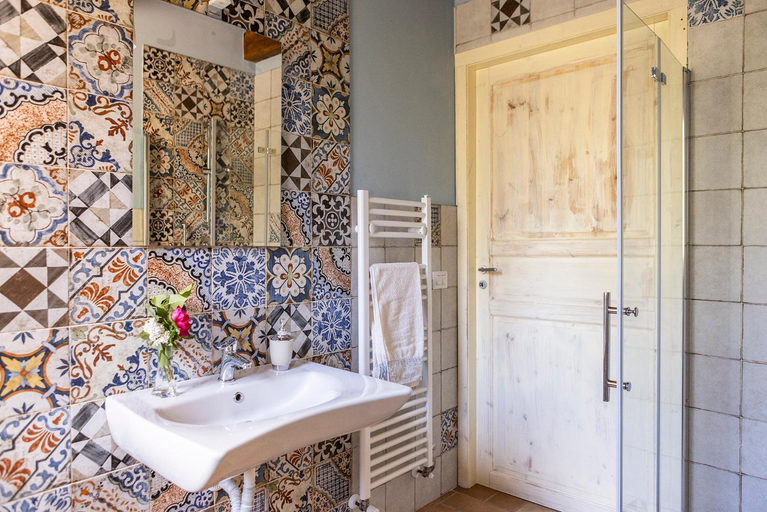 Bathroom 3, Agriturismo Sant'Angelo holiday farm, Perugia