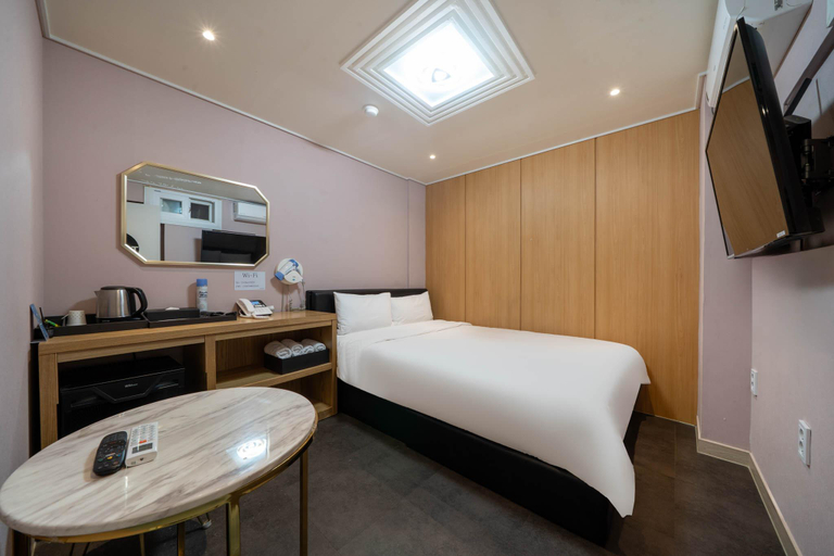 Bedroom 3, Busan Bay Hotel, Jung
