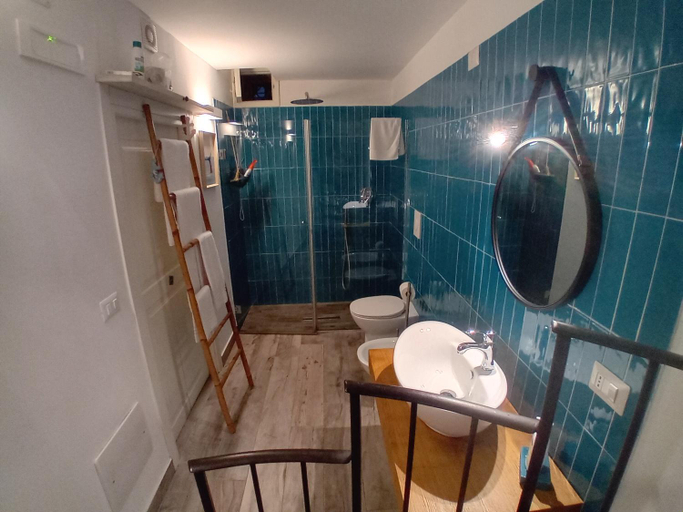 Bathroom 2, B&B Nonno Carmine, Napoli