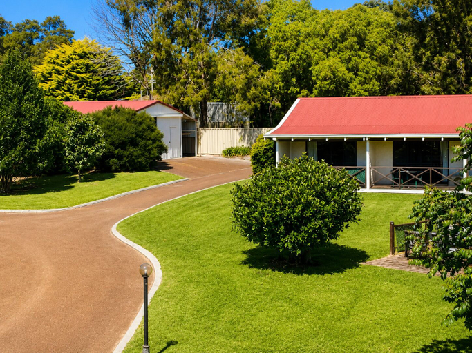 Exterior & Views 3, Karri Forest Motel, Manjimup