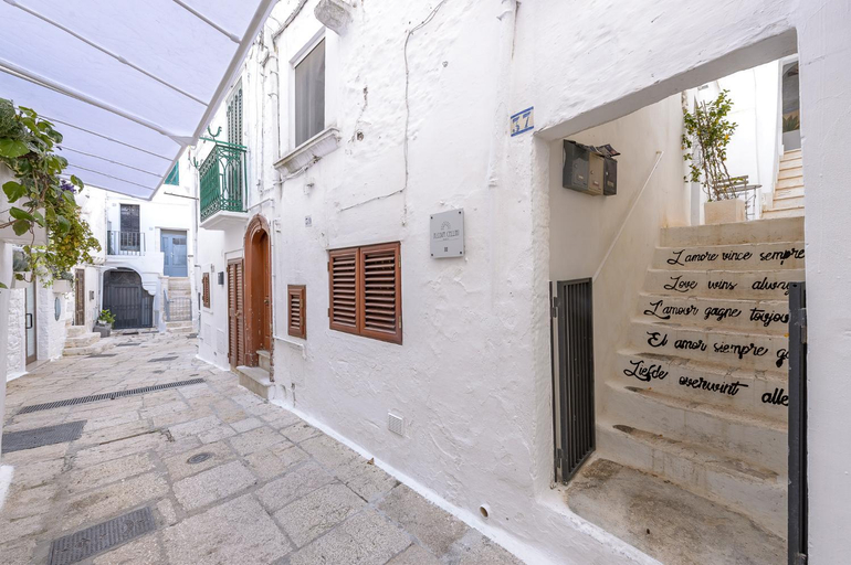 Exterior & Views 1, Alcova Cellini, Brindisi