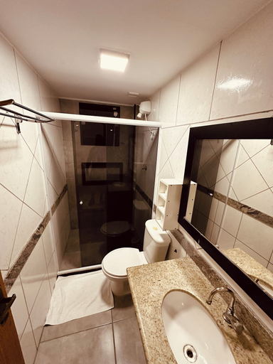 Bathroom 4, Flamingo Beach Pousada, Cabo Frio