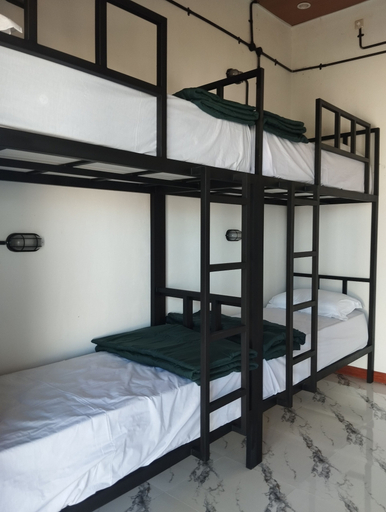 Room 2, Snooze Hostel, Lombok