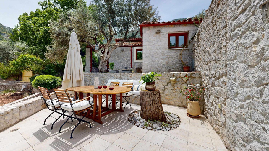 2, Epidavros Villas - Rodia Garden Retreat, Peloponnese