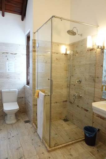 Bathroom 5, Palm Grove, Thimbirigasyaya