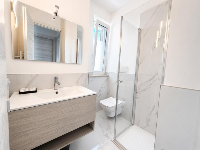 Bathroom, Borgo degli Ulivi Residence, Brescia