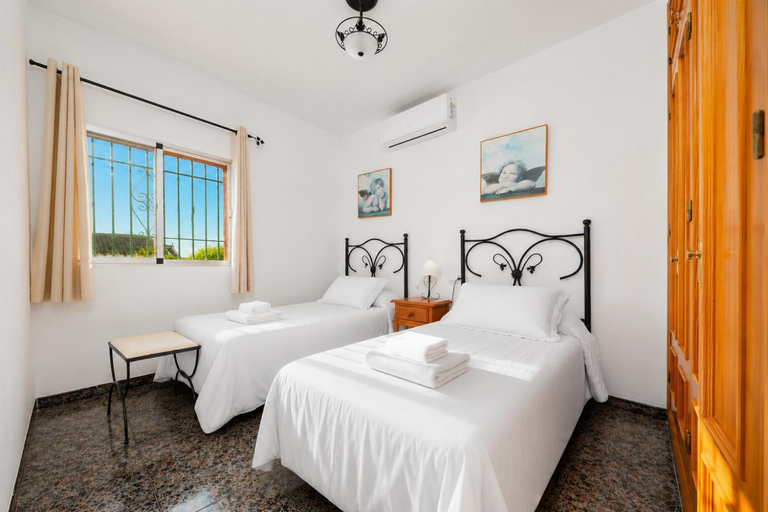Facilities 4, Villa Alvarez, Málaga