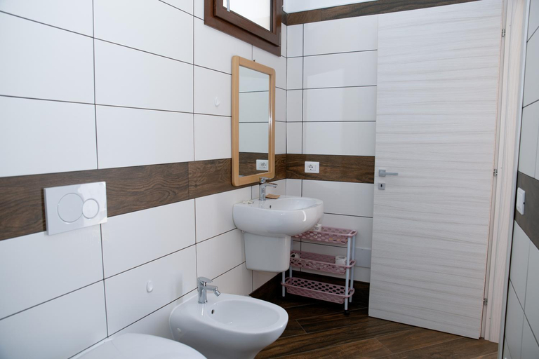 Bathroom 3, Agriturismo Sant'Anna, Imperia