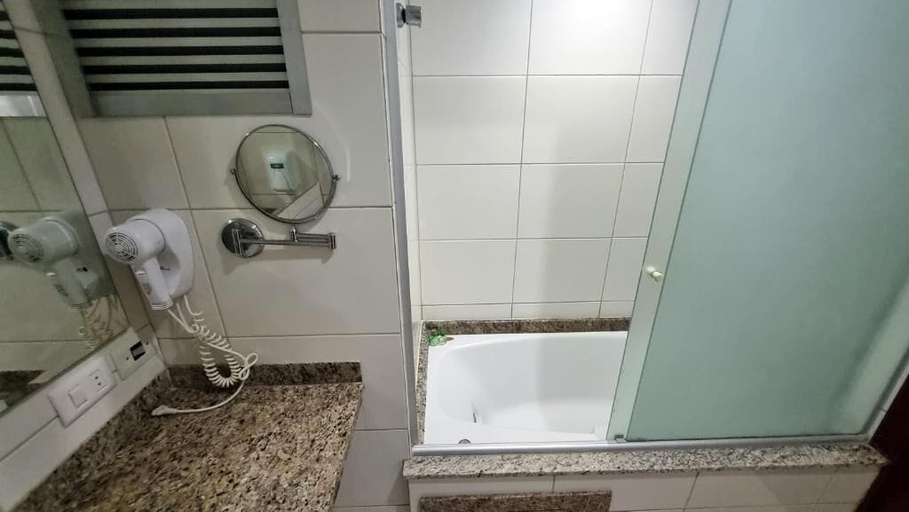 Bathroom 4, Cedro Hotel, Londrina