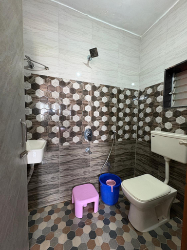 Bathroom 3, ROGHAY COTTAGE, Raigarh