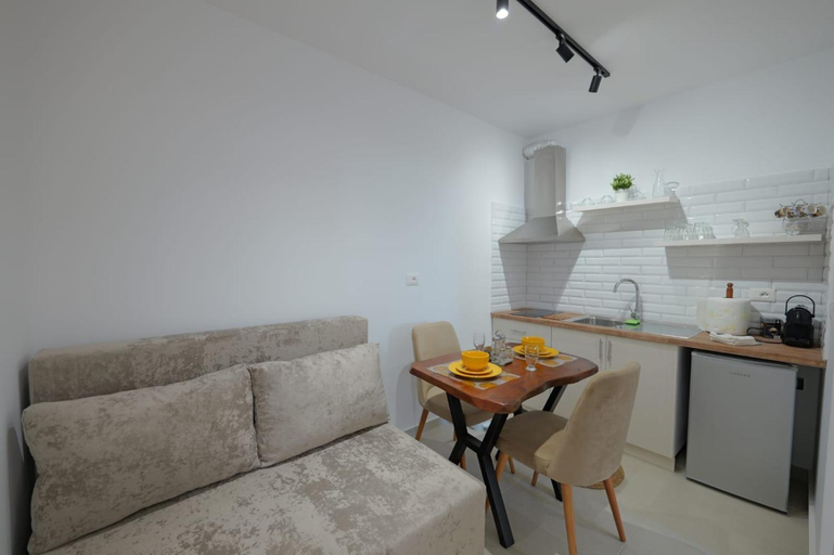 Others 4, Villa Henrik 77 Saranda Centrum, Sarandës