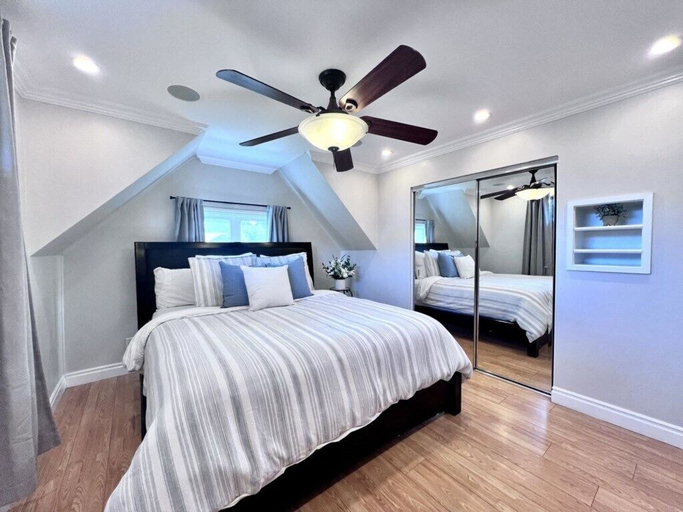 Bedroom 2, Cute 3 Bedroom 2 Bath Home Near Convention Center & Disney, Orange