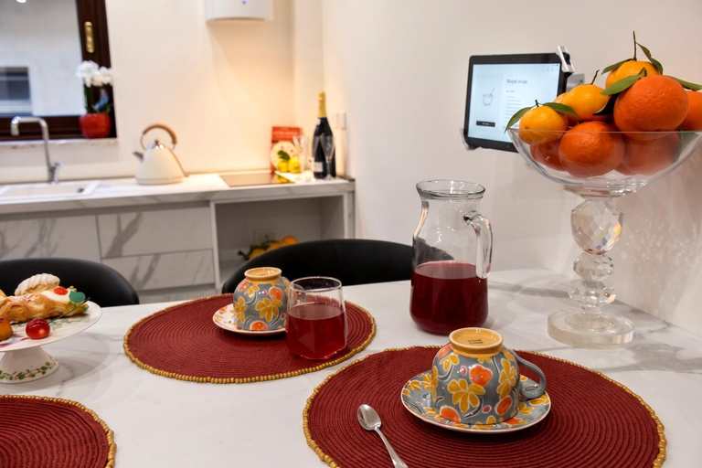 Food & Drinks 3, Gloden House Apartments, Messina