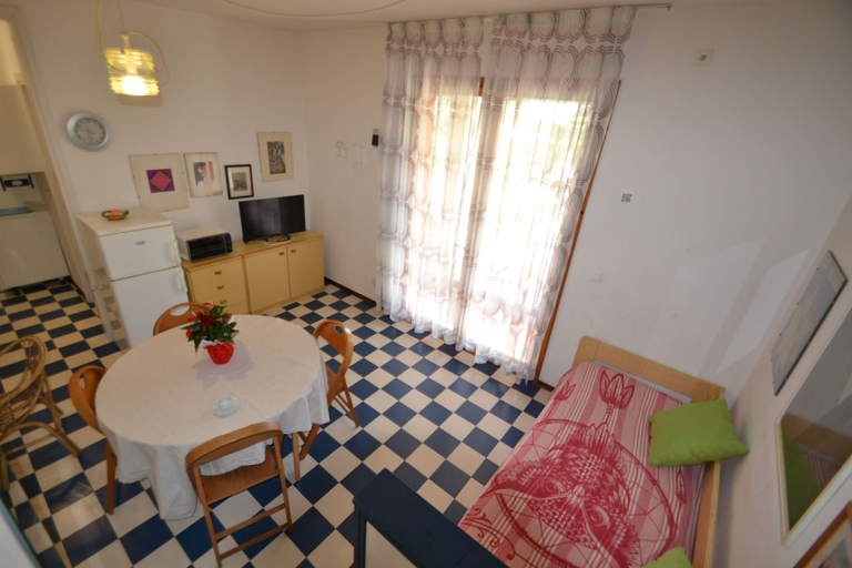 Living room 3, Comfortable Flat With Private Garden, Venezia