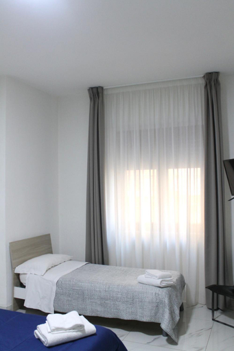 Bedroom 2, B&B Central Rooms 137, Napoli