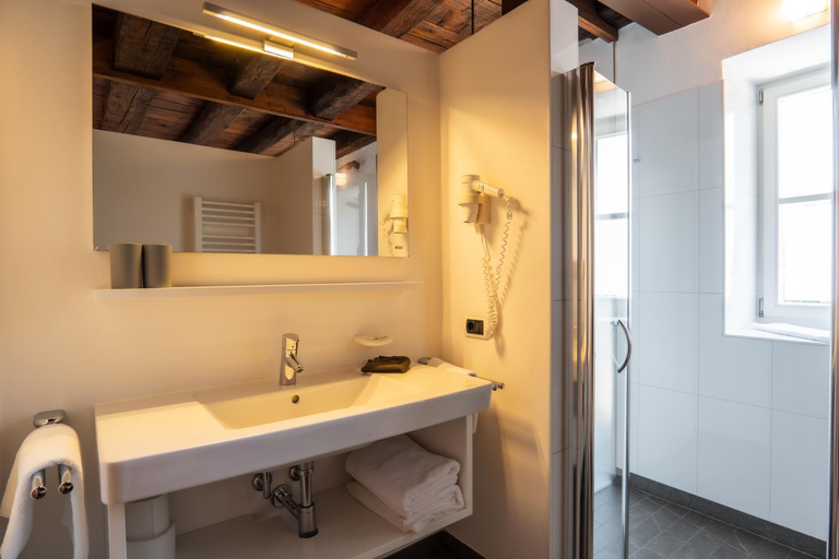 Bathroom 4, B&B Unterhabsbergerhof, Bolzano